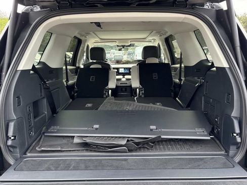 New 2026 Lincoln Navigator Reserve w/ Jet Appearance Package AWD/4WD image 12