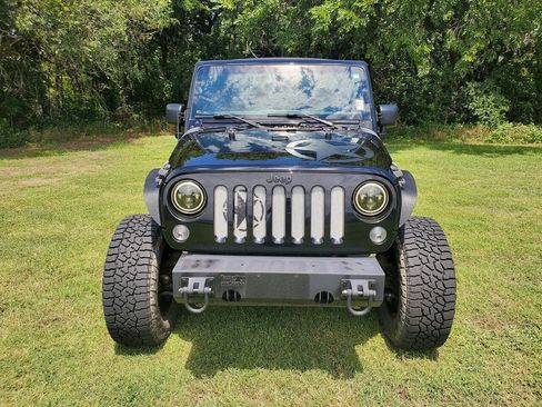 Used 2015 Jeep Wrangler Sport AWD/4WD image 2