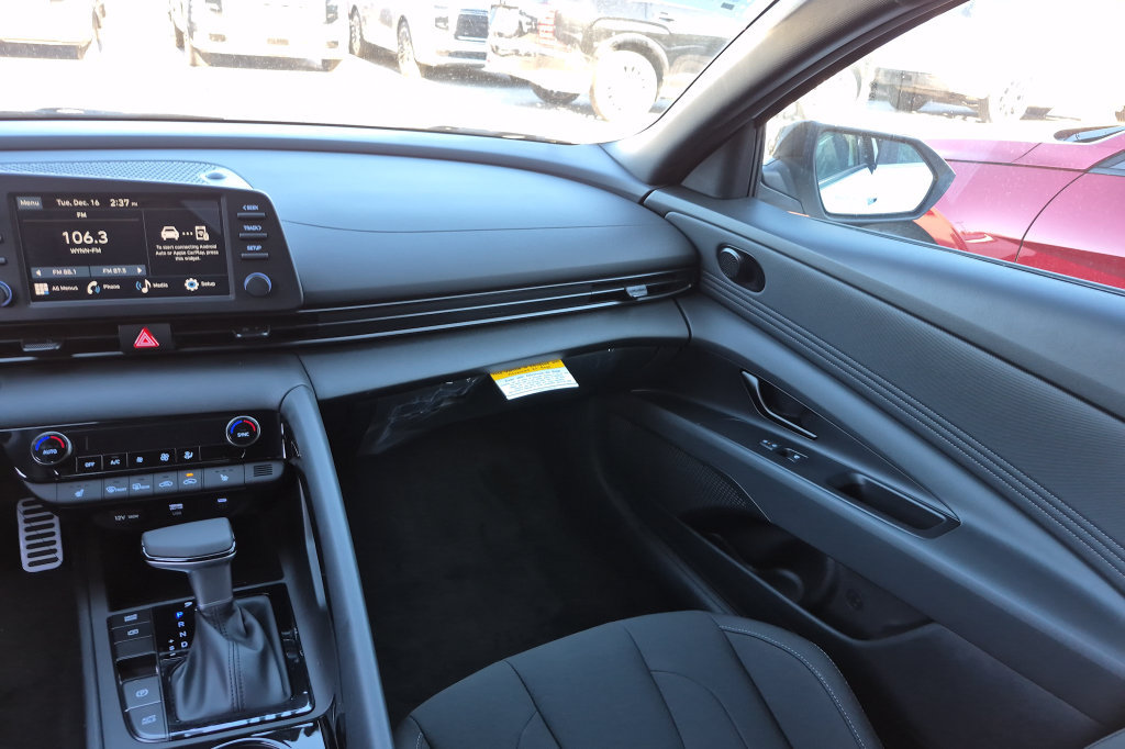 New 2026 Hyundai Elantra SEL Sport FWD image 20