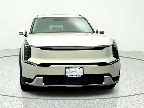 Used 2024 Kia EV9 Wind AWD/4WD image 2