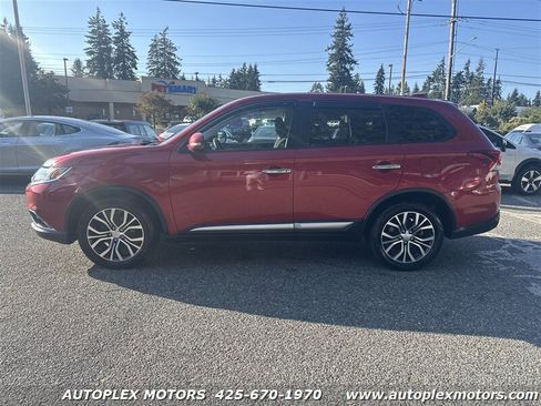 Used 2017 Mitsubishi Outlander SE image 4