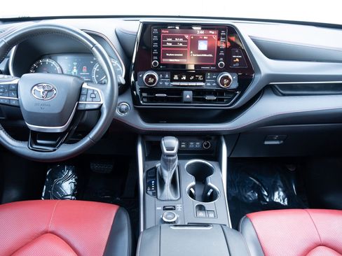 Used 2022 Toyota Highlander XSE image 21
