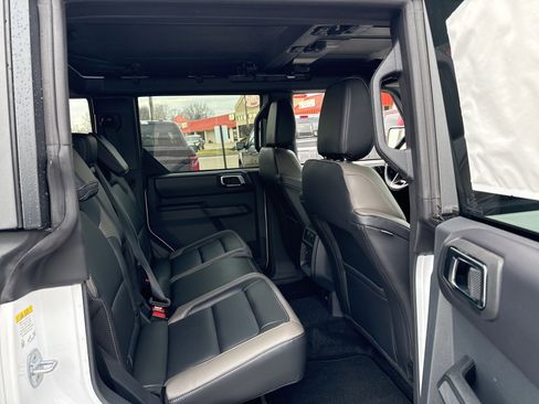 New 2025 Ford Bronco Outer Banks w/ Sasquatch Package image 32