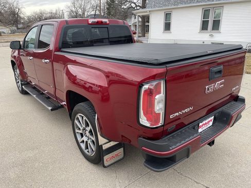 Used 2018 GMC Canyon Denali image 7
