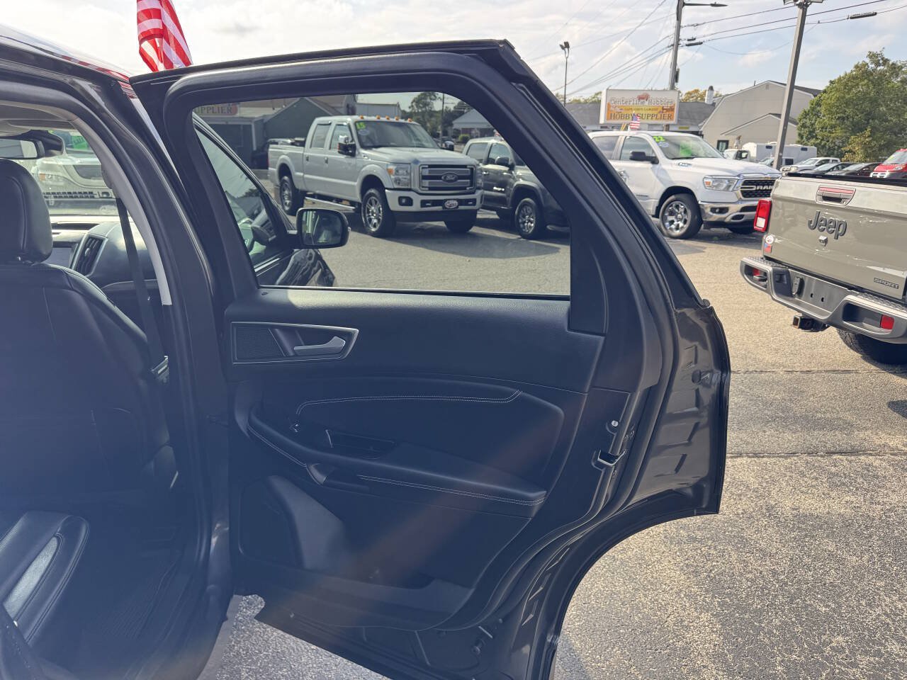 Used 2020 Ford Edge Titanium w/ Equipment Group 301A AWD/4WD image 34