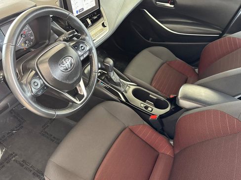Used 2025 Toyota Corolla SE w/ Convenience Package image 11
