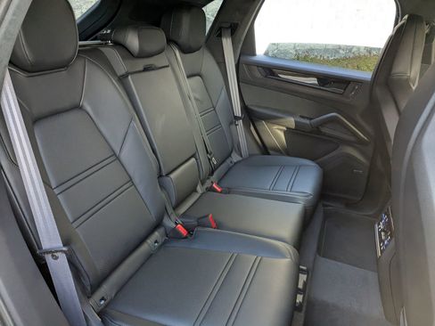 New 2026 Porsche Cayenne GTS AWD/4WD image 25