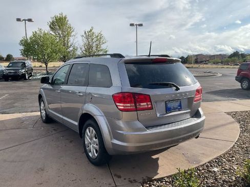 Used 2019 Dodge Journey SE FWD image 5