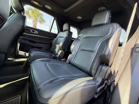 Used 2017 Ford Explorer Platinum AWD/4WD image 12