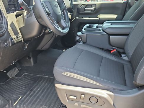 Used 2025 Chevrolet Silverado 2500 Custom w/ Custom Value Package AWD/4WD image 22