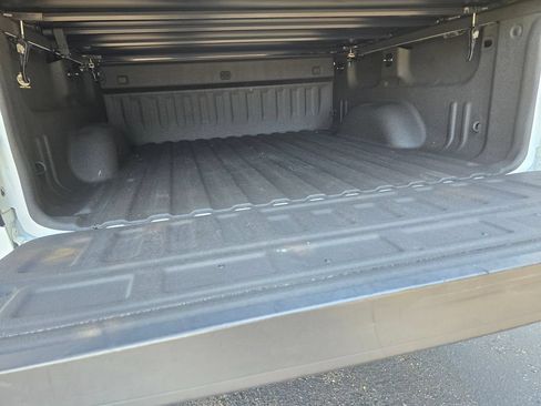 Used 2018 GMC Sierra 1500 SLT w/ SLT Premium Package AWD/4WD image 17