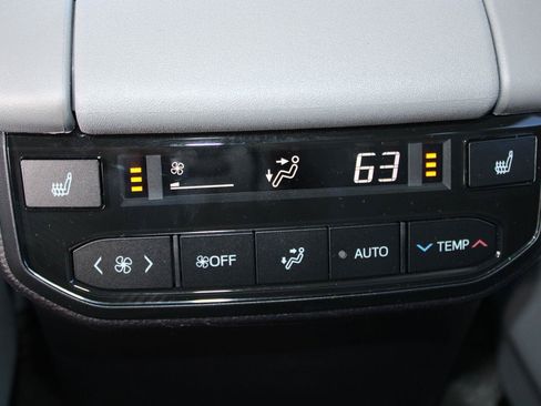 Used 2026 Toyota Highlander Platinum AWD/4WD image 34