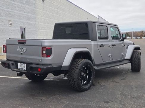 Used 2020 Jeep Gladiator Overland image 11