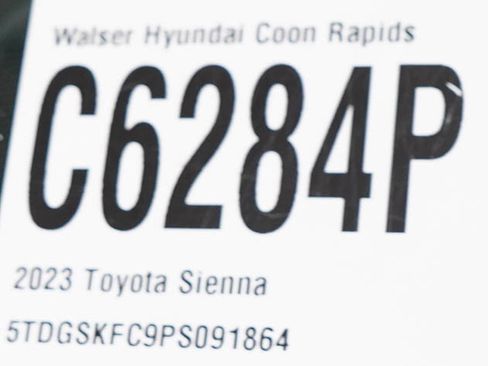 Used 2023 Toyota Sienna XSE AWD/4WD image 32