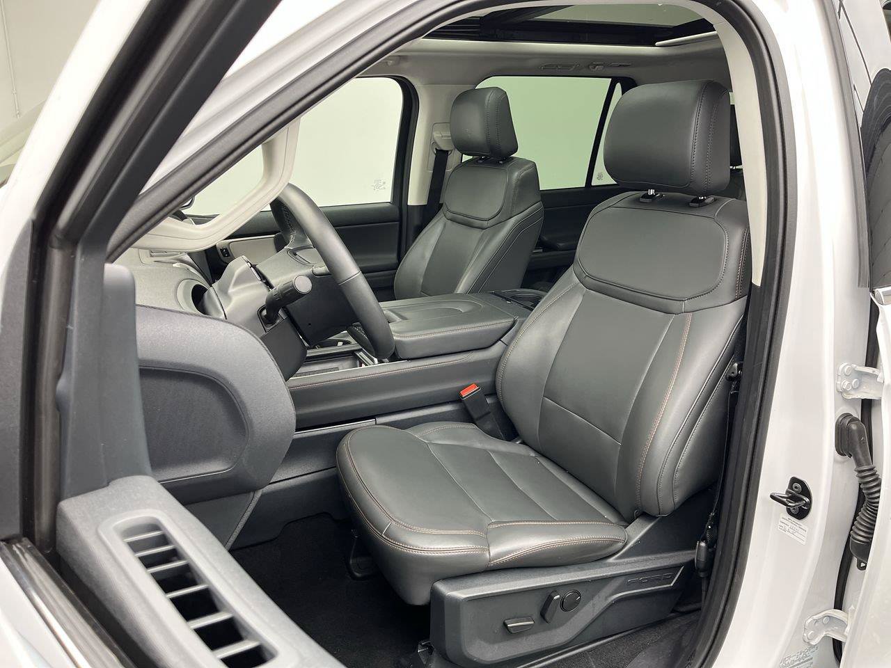 Certified 2025 Ford Expedition Active AWD/4WD image 12