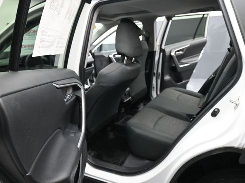 Used 2019 Toyota RAV4 XLE w/ Carpet Mat Package image 16