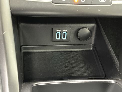 Used 2019 Ford Fusion SE w/ Equipment Group 151A image 23