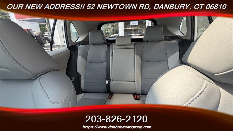 Used 2022 Toyota RAV4 XLE Premium FWD image 27