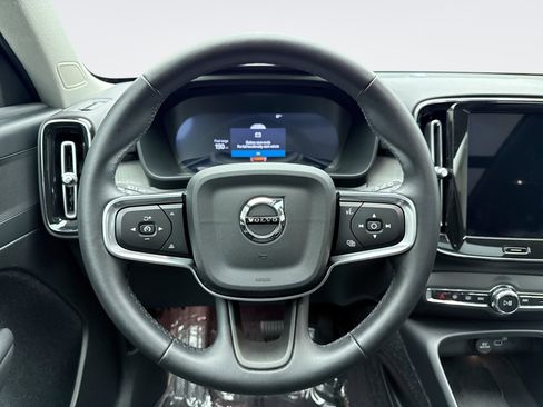 Used 2025 Volvo XC40 B5 Core AWD/4WD image 12