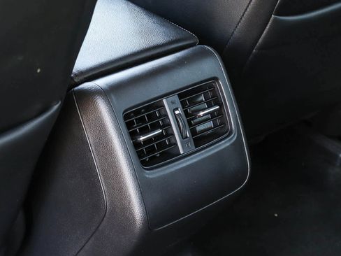 Used 2018 Honda Accord Touring image 22