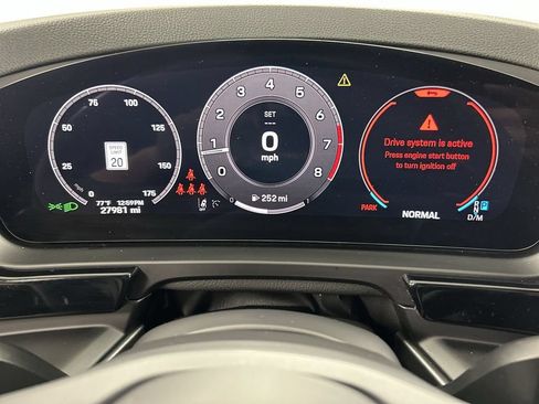 Certified 2025 Porsche Cayenne Coupe AWD/4WD image 13