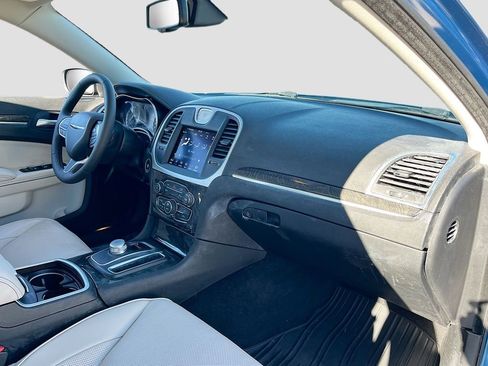 Certified 2023 Chrysler 300 Touring L w/ Comfort Group image 27