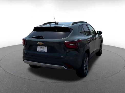 Used 2025 Chevrolet Trax LT FWD image 13