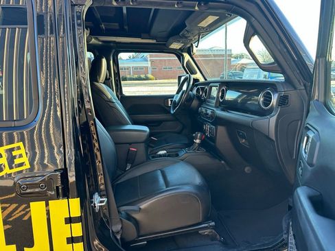 Used 2021 Jeep Wrangler Unlimited Sahara image 18