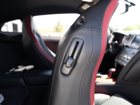Used 2013 Nissan GT-R Black Edition AWD/4WD image 91
