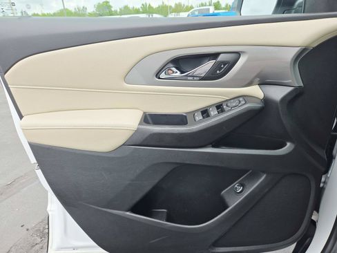 Used 2022 Chevrolet Traverse LT w/ LPO, Floor Liner Package FWD image 39