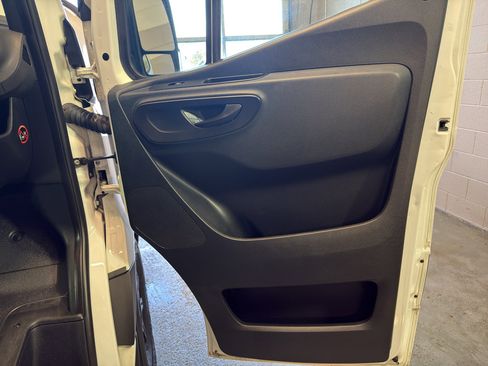 Used 2019 Mercedes-Benz Sprinter 2500 image 18