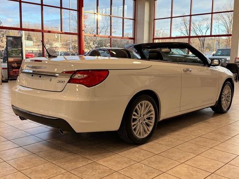 Used 2013 Chrysler 200 Limited image 8