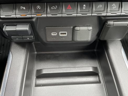 Used 2021 Chevrolet Silverado 1500 LT Trail Boss w/ Convenience Package II image 40