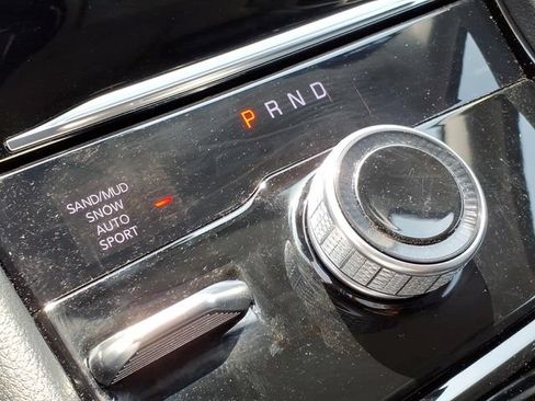 Used 2023 Jeep Grand Cherokee L Limited AWD/4WD image 31