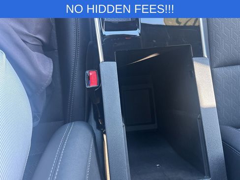 Used 2025 Chevrolet Equinox LT w/ Convenience Package II image 24