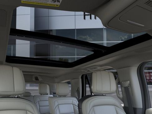 New 2026 Lincoln Navigator Reserve AWD/4WD image 22