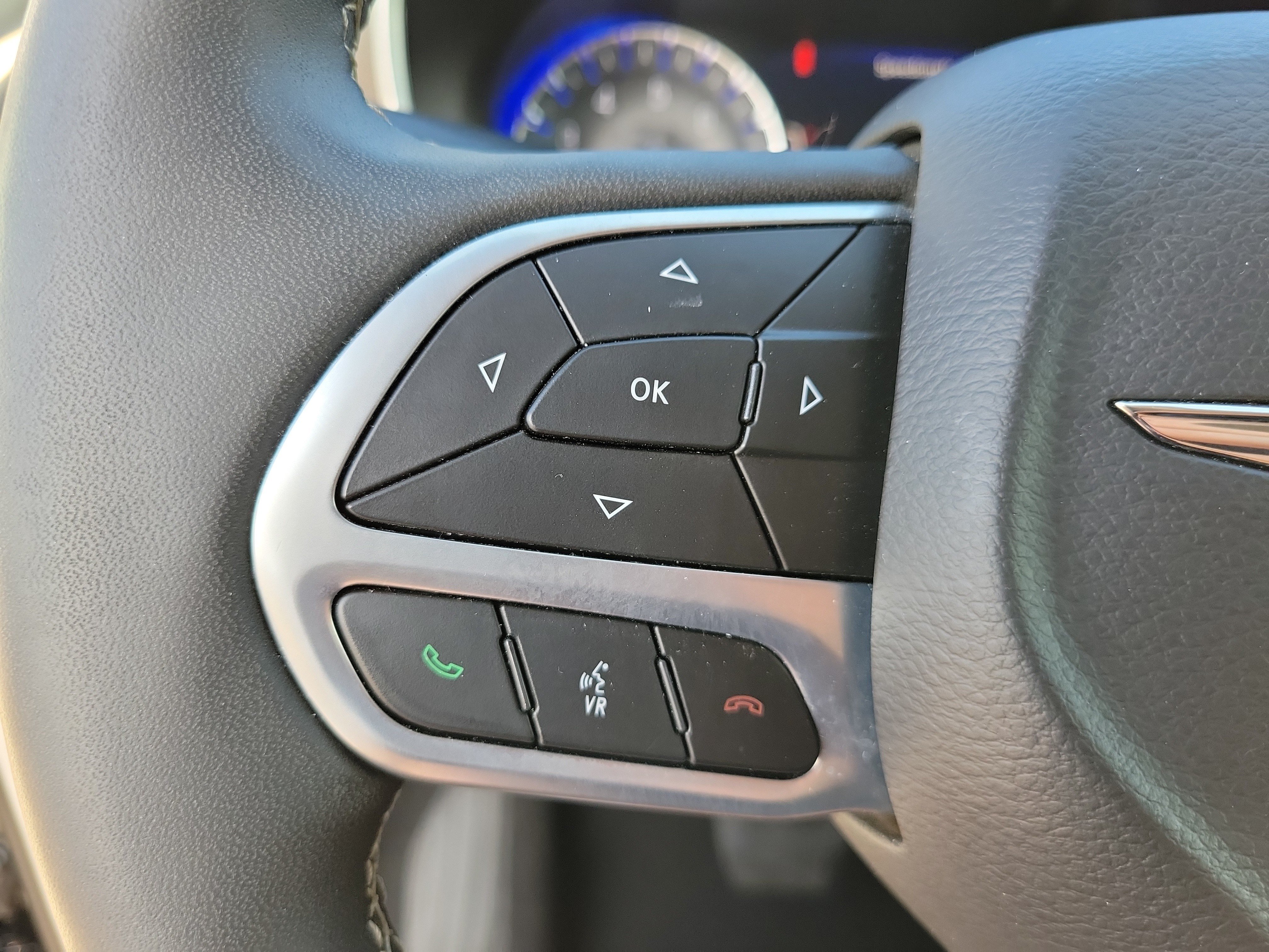 Used 2024 Chrysler Pacifica Touring-L FWD image 21