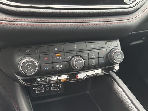 Used 2026 Dodge Durango GT AWD/4WD image 36