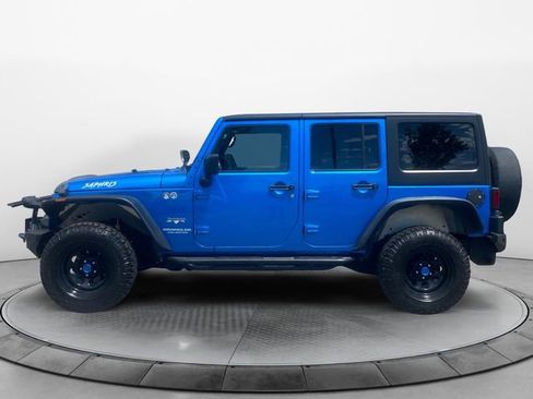 Used 2016 Jeep Wrangler Unlimited Sahara image 2