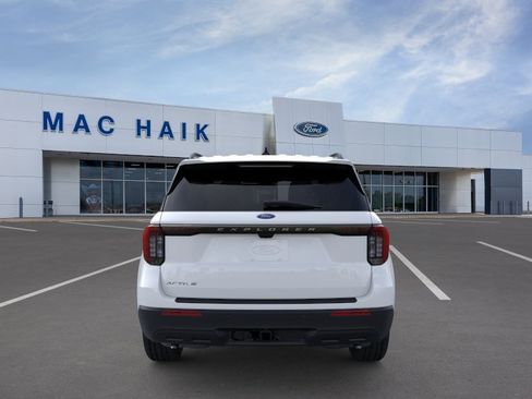 New 2026 Ford Explorer Active RWD image 5