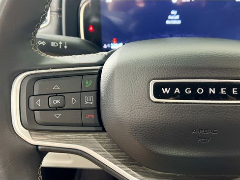 Used 2024 Jeep Wagoneer Series II w/ Flexible Seating Group image 18