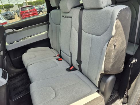 Used 2023 Hyundai Palisade SE AWD/4WD image 19