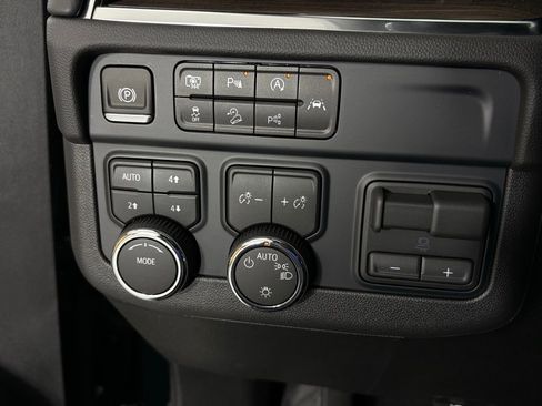 New 2026 Chevrolet Suburban LS w/ LS Custom Edition AWD/4WD image 26