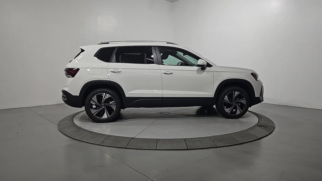 New 2026 Volkswagen Taos SE AWD/4WD image 6