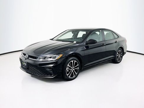 Used 2025 Volkswagen Jetta Sport image 3