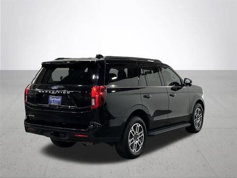 Certified 2025 Ford Expedition Active AWD/4WD image 11