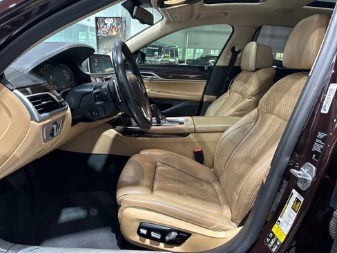 Used 2020 BMW 750i xDrive w/ Executive Package AWD/4WD image 41