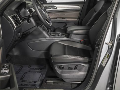 Certified 2023 Volkswagen Atlas Cross Sport SE image 25