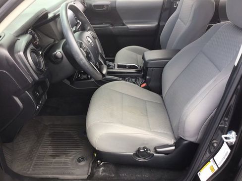 Used 2023 Toyota Tacoma SR AWD/4WD image 5
