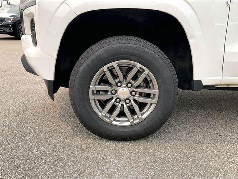 Used 2023 Chevrolet Colorado LT w/ LT Convenience Package AWD/4WD image 7